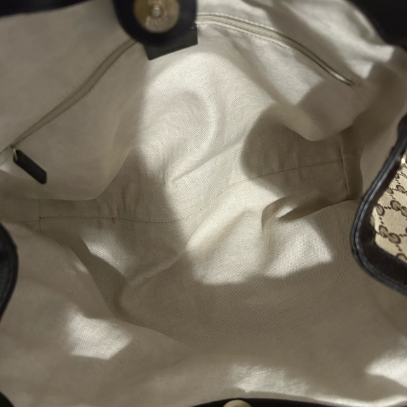 Gucci Monogram Medium Sukey - Picture 14 of 16
